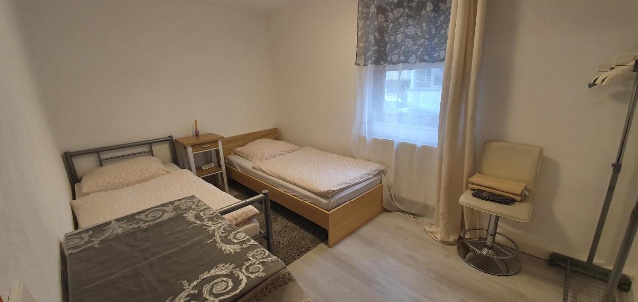 Outletcity Ferienwohnung - Apartment 4 Metzingen  Eksteriør bilde